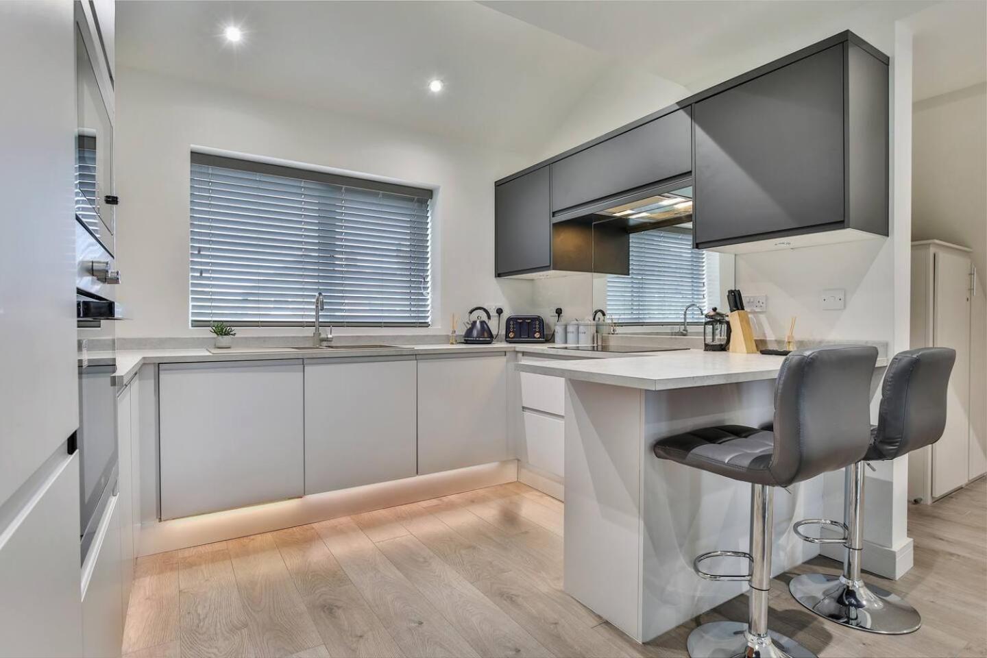 Magnificent, Renovated Whole House With Garden Villa Sheffield Bagian luar foto