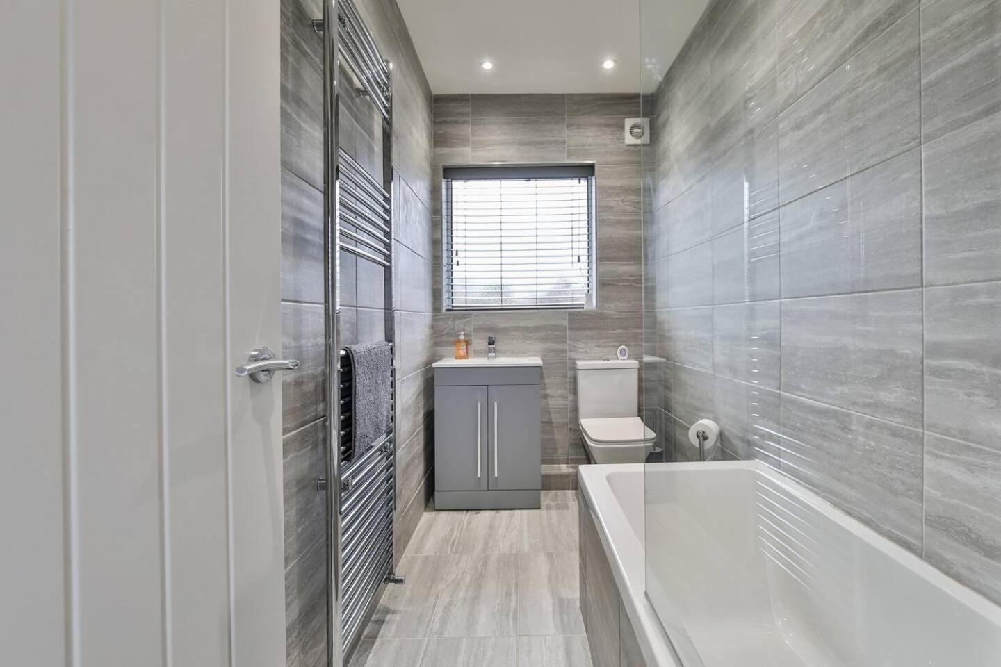 Magnificent, Renovated Whole House With Garden Villa Sheffield Bagian luar foto