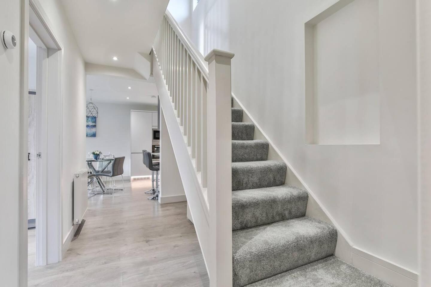 Magnificent, Renovated Whole House With Garden Villa Sheffield Bagian luar foto
