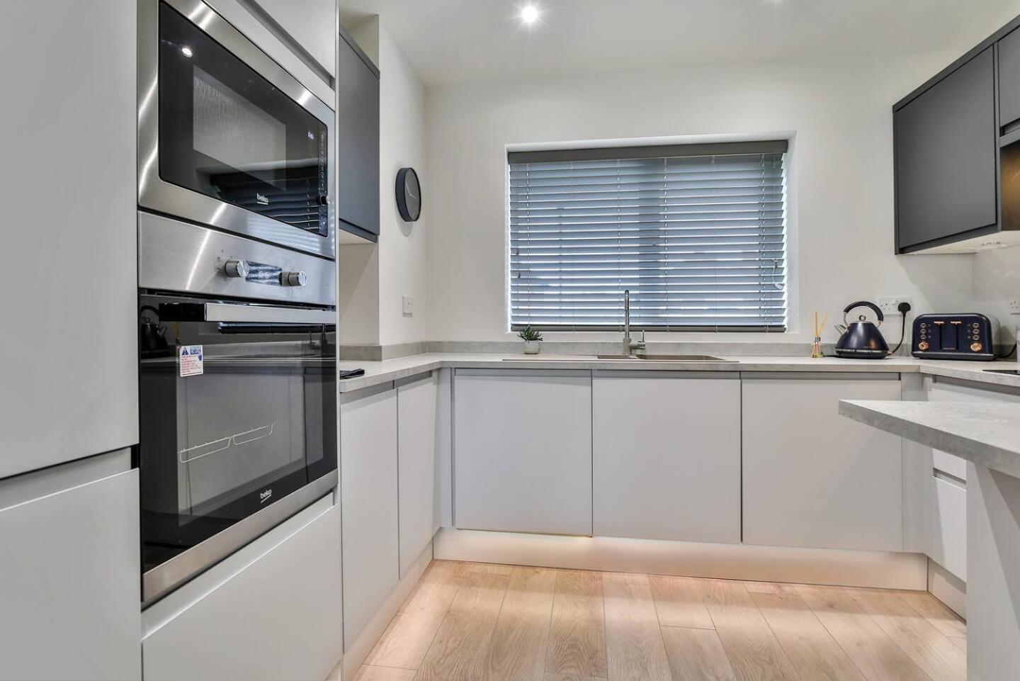 Magnificent, Renovated Whole House With Garden Villa Sheffield Bagian luar foto