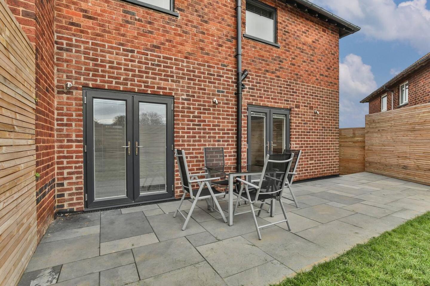 Magnificent, Renovated Whole House With Garden Villa Sheffield Bagian luar foto
